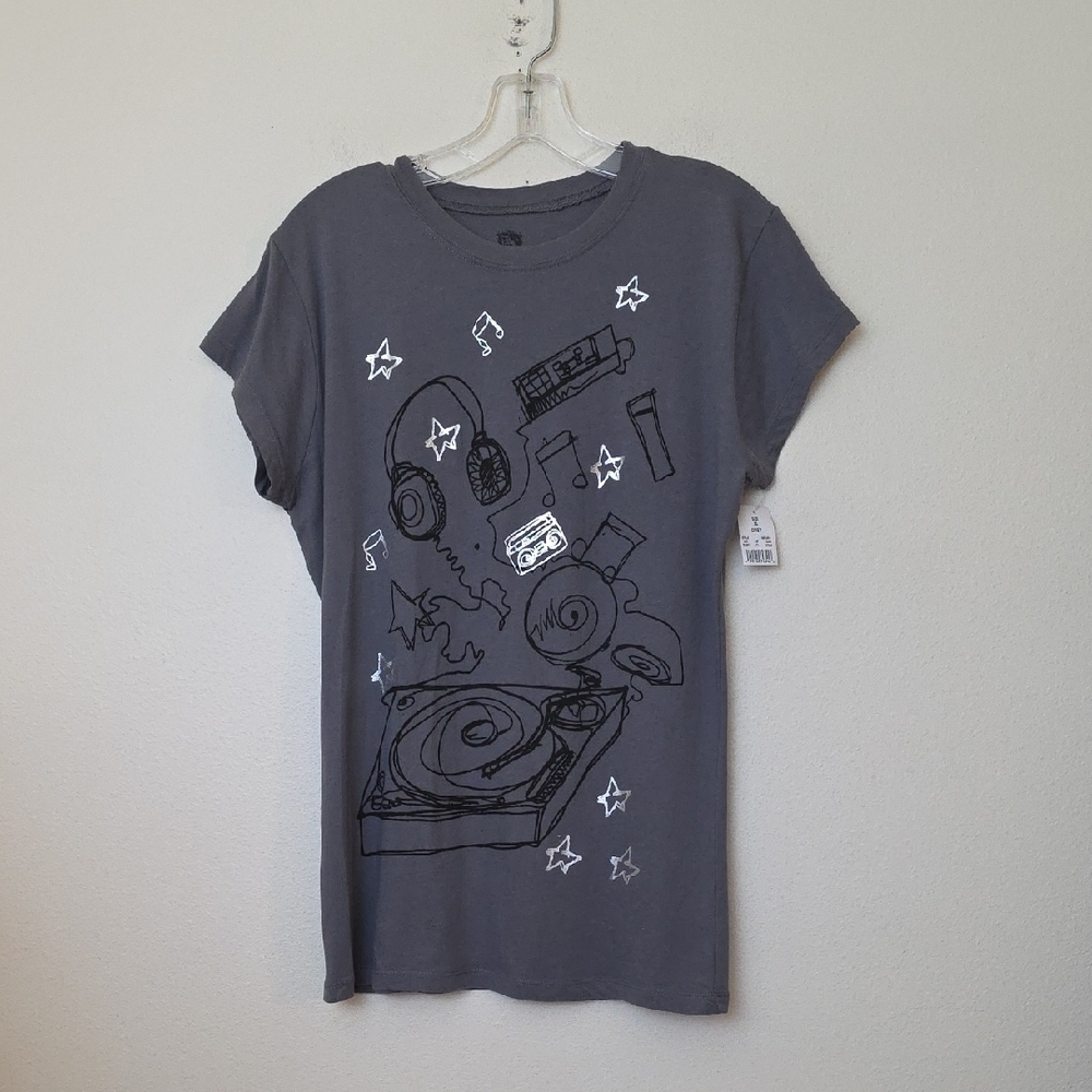 NWT Music Theme Graphics Short Sleeve 100% Cotton Gray T-Shirt